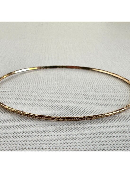 Jewelry - Vintage Gold Tone Diamond Cut Slim Bangle Bracelet Stacking Size 8